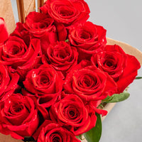2.Arreglo de 12 Mayordomos RD 4,890 Rosas Rojas